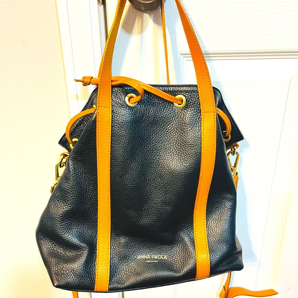 Anna Paola made in Italy medium size drawstring NEW